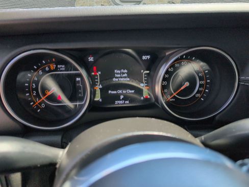 Used 2021 Jeep Gladiator Overland w/ Popular Equipment Package AWD/4WD image 9