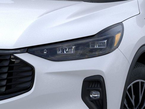 New 2025 Ford Escape SE w/ PHEV Premium Package FWD image 18