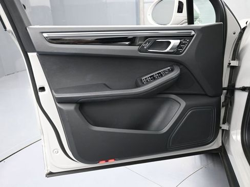 Certified 2023 Porsche Macan Turbo AWD/4WD image 15
