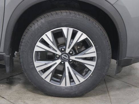 Used 2023 Nissan Rogue SV AWD/4WD image 12