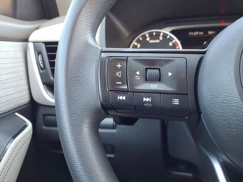 Certified 2023 Nissan Rogue SV image 23