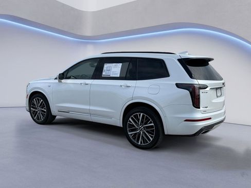 Used 2024 Cadillac XT6 Sport w/ Technology Package image 4