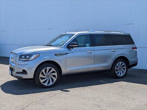 Certified 2023 Lincoln Navigator Reserve image 2