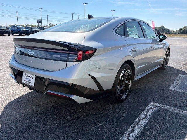 Used 2024 Hyundai Sonata SEL w/ Convenience Package FWD image 5
