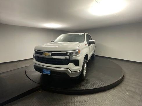 New 2026 Chevrolet Silverado 1500 LT w/ Z71 Off-Road Package image 3