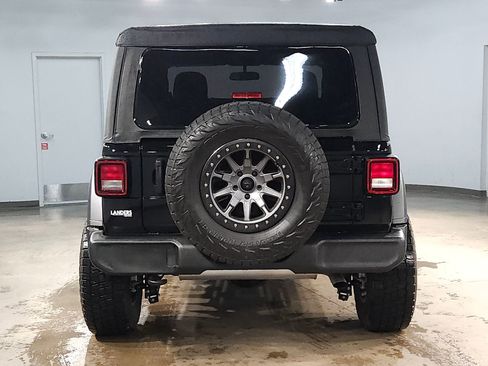 Used 2025 Jeep Wrangler Sport image 6