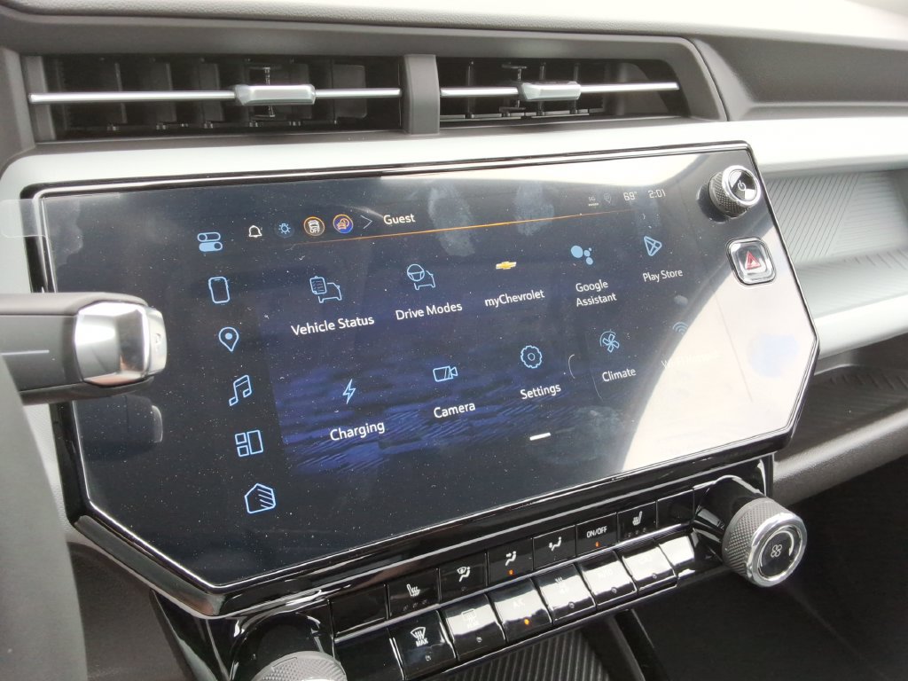 New 2027 Chevrolet Bolt LT w/ Comfort Package FWD image 27