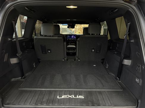 Used 2025 Lexus GX 550 w/ Accessory Package (2T) AWD/4WD image 39