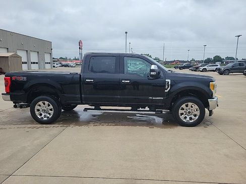 Used 2017 Ford F250 Lariat w/ Lariat Ultimate Package AWD/4WD image 2