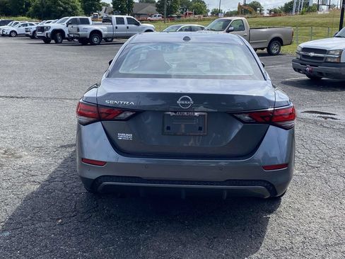 Used 2025 Nissan Sentra SV FWD image 5