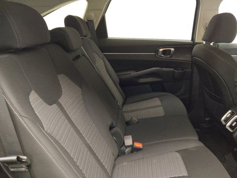 Used 2023 Kia Sorento LX AWD/4WD image 19