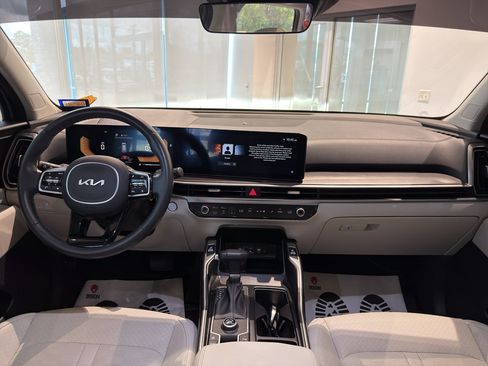 Used 2025 Kia Sorento S w/ Panoramic Sunroof Package FWD image 14