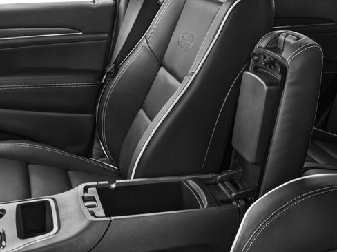 Used 2016 Jeep Grand Cherokee Overland w/ Advanced Technology Group image 9