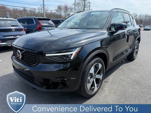 New 2026 Volvo XC40 B5 Plus w/ Climate Package AWD/4WD image 4
