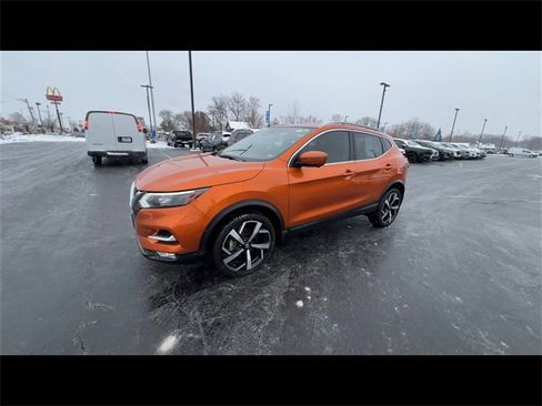 Used 2021 Nissan Rogue Sport SL w/ Premium Package image 4