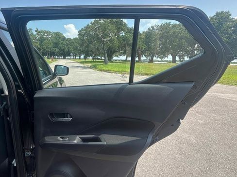 Used 2024 Nissan Kicks SV FWD image 17