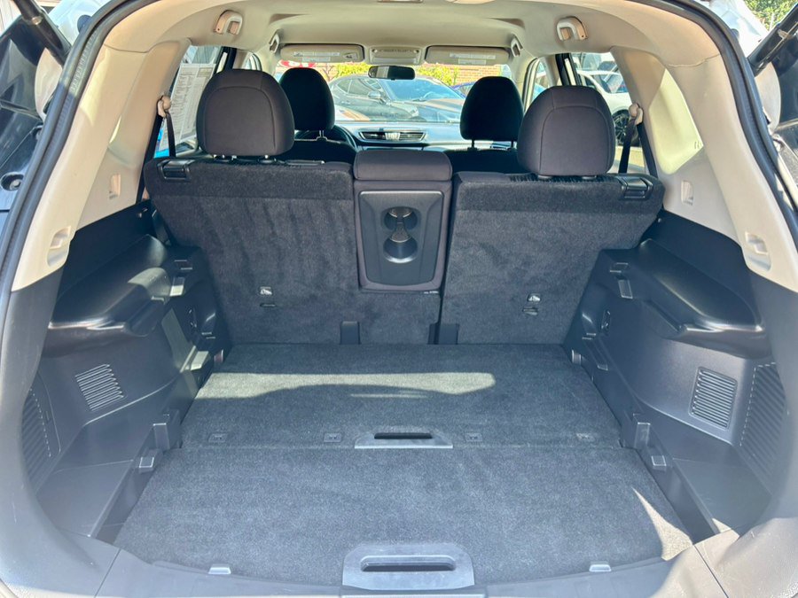 Used 2018 Nissan Rogue SV AWD/4WD image 31