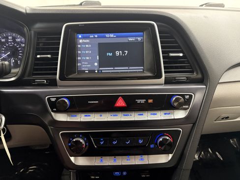Used 2019 Hyundai Sonata SE FWD image 13