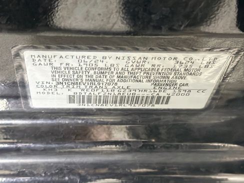 Used 2024 Nissan Versa SV FWD image 12