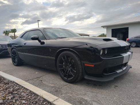 Used 2023 Dodge Challenger SRT Hellcat image 2