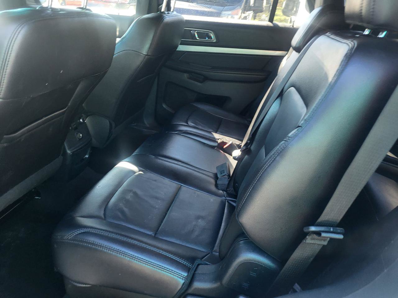 Used 2016 Ford Explorer XLT w/ Equipment Group 202A FWD image 39