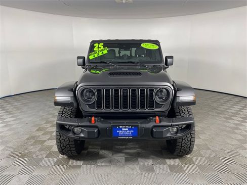 Certified 2025 Jeep Gladiator Mojave image 25