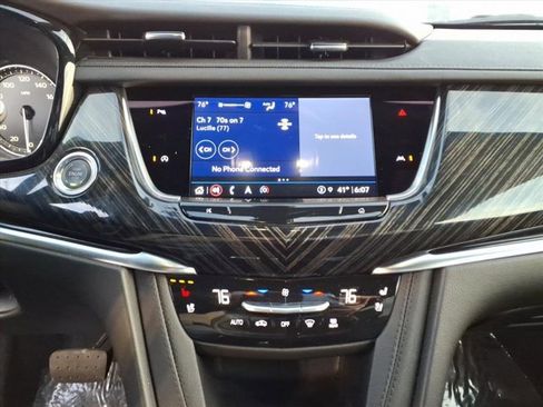 Used 2025 Cadillac XT6 Premium Luxury image 10