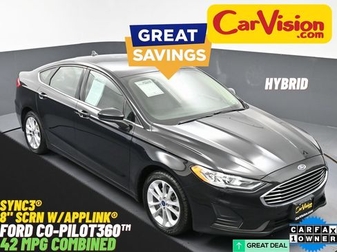 Used 2020 Ford Fusion SE image 1