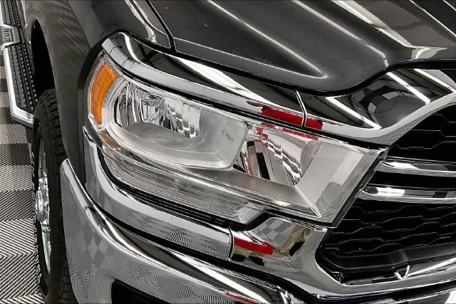 Used 2024 RAM 2500 Tradesman w/ Chrome Appearance Group AWD/4WD image 35