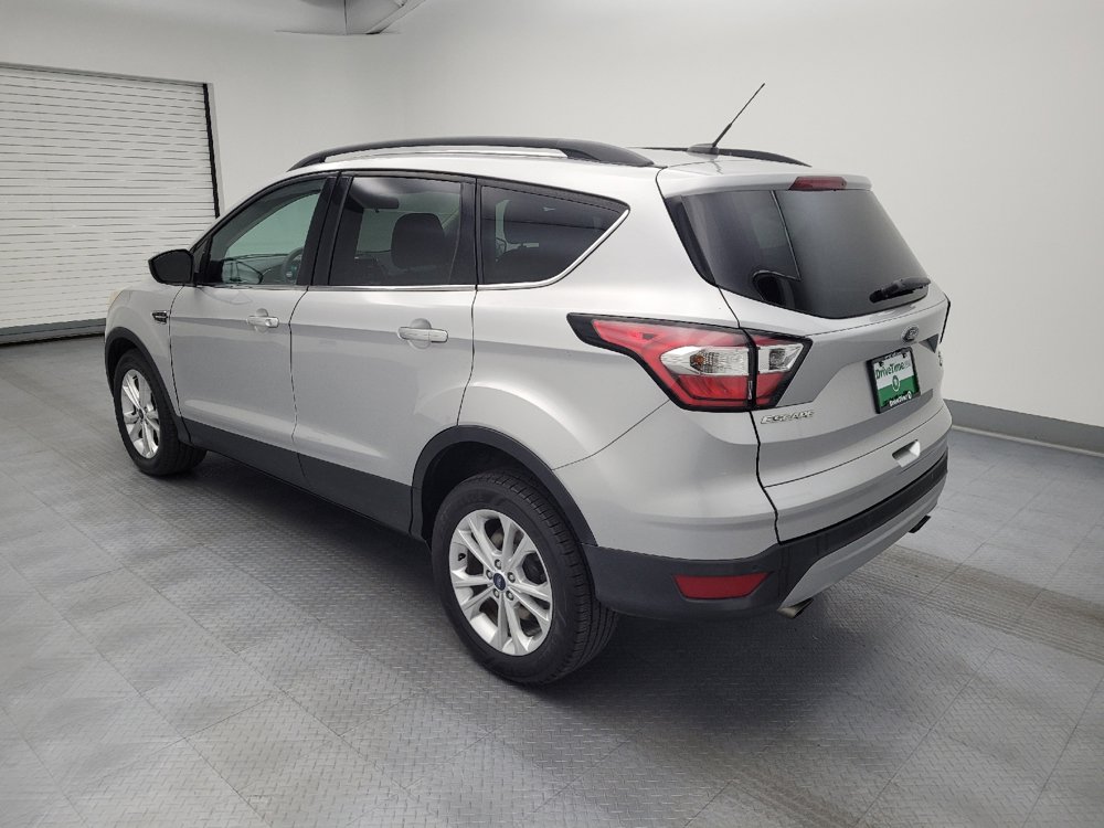Used 2017 Ford Escape SE w/ Equipment Group 201A FWD image 3