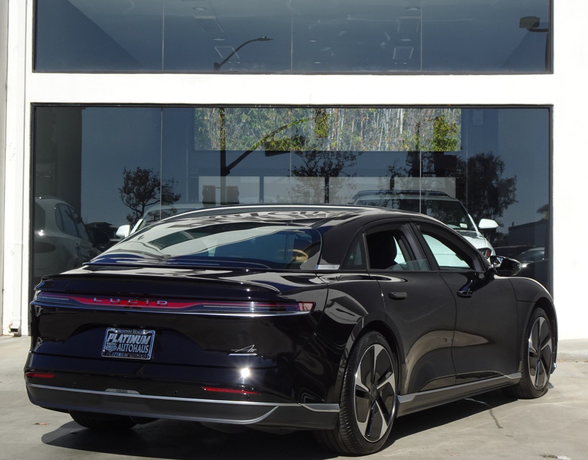 Used 2025 Lucid Air Touring AWD/4WD image 6