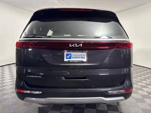 Used 2024 Kia Carnival LX FWD image 6