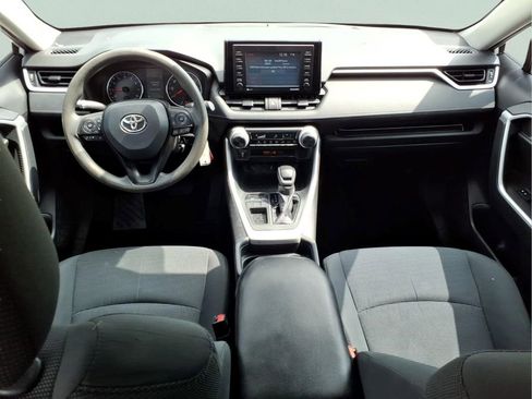 Used 2020 Toyota RAV4 LE FWD image 13