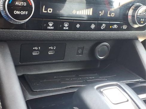 Used 2025 Mitsubishi Outlander SE AWD/4WD image 17