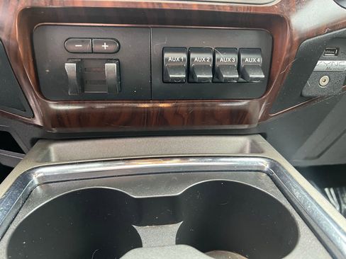 Used 2011 Ford F350 Lariat w/ FX4 4X4 Off-Road Pkg image 39