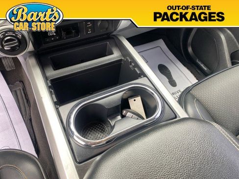 Used 2017 Nissan Titan PRO-4X AWD/4WD image 32