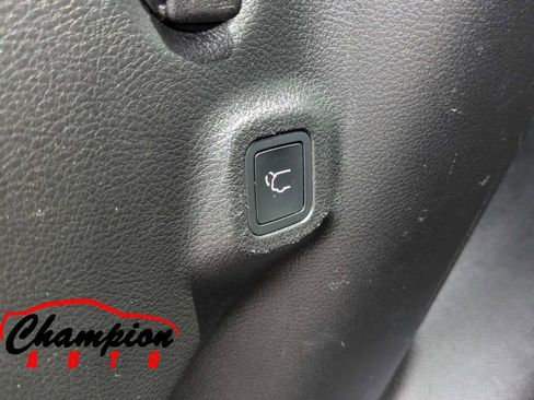 Used 2017 Jeep Compass Trailhawk w/ Leather Interior Group AWD/4WD image 16