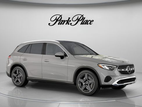 Used 2026 Mercedes-Benz GLC 300 4MATIC image 31