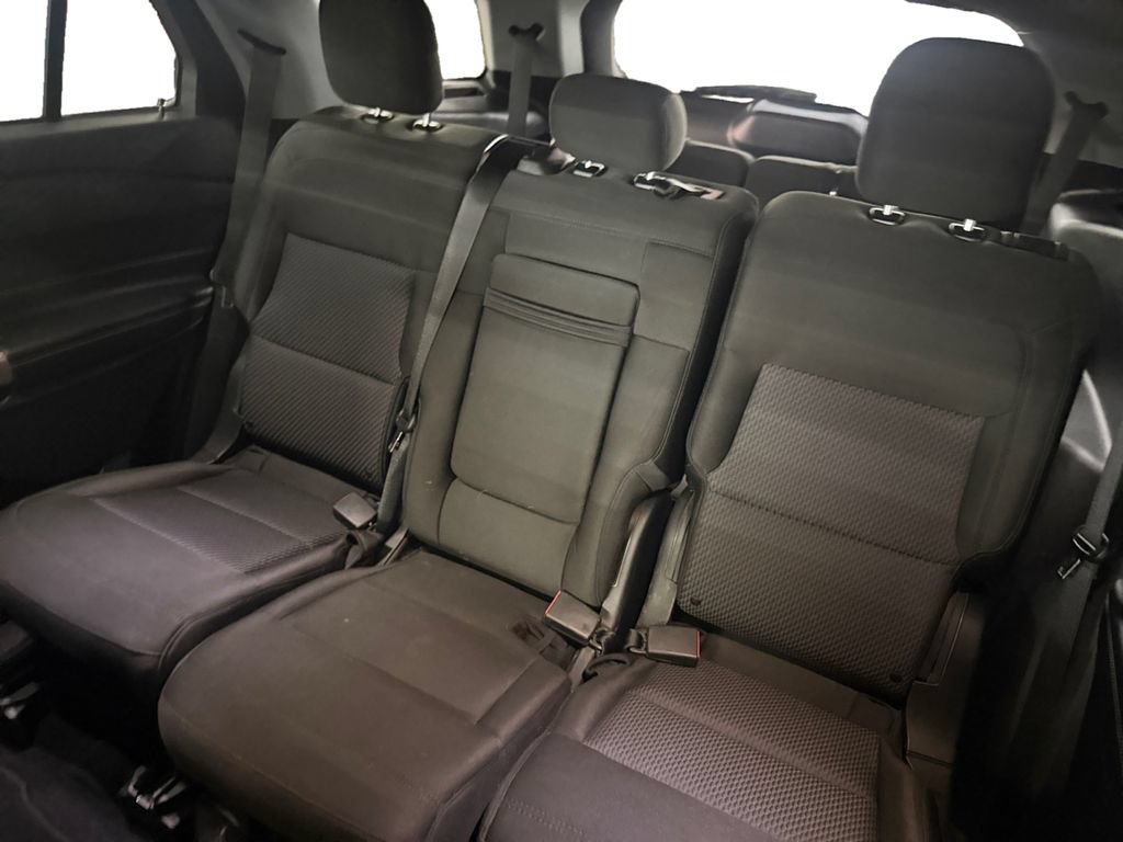 Used 2023 Ford Explorer XLT AWD/4WD image 31