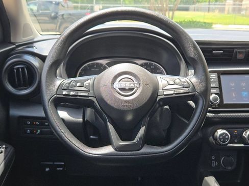 Certified 2025 Nissan Kicks Play S FWD image 19