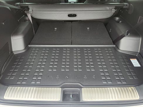 New 2026 Hyundai Ioniq 9 Calligraphy image 32