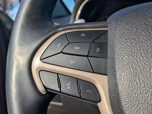 Used 2017 Jeep Grand Cherokee Limited w/ Luxury Group II image 14