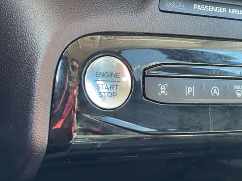 Used 2024 Ford Escape Platinum AWD/4WD image 25