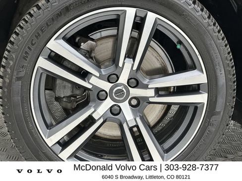 Used 2018 Volvo XC60 T6 Momentum w/ Advanced Package AWD/4WD image 10