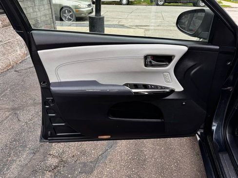 Used 2015 Toyota Avalon Limited w/ Technology Package FWD image 10