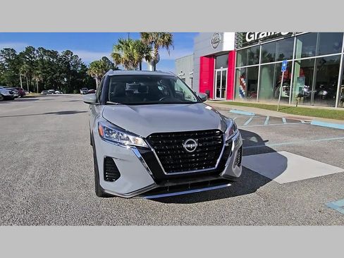 Used 2023 Nissan Kicks SV FWD image 20
