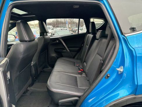 Used 2018 Toyota RAV4 SE w/ Power Extra Value Package image 10