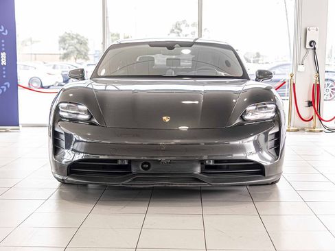 Used 2022 Porsche Taycan GTS image 3
