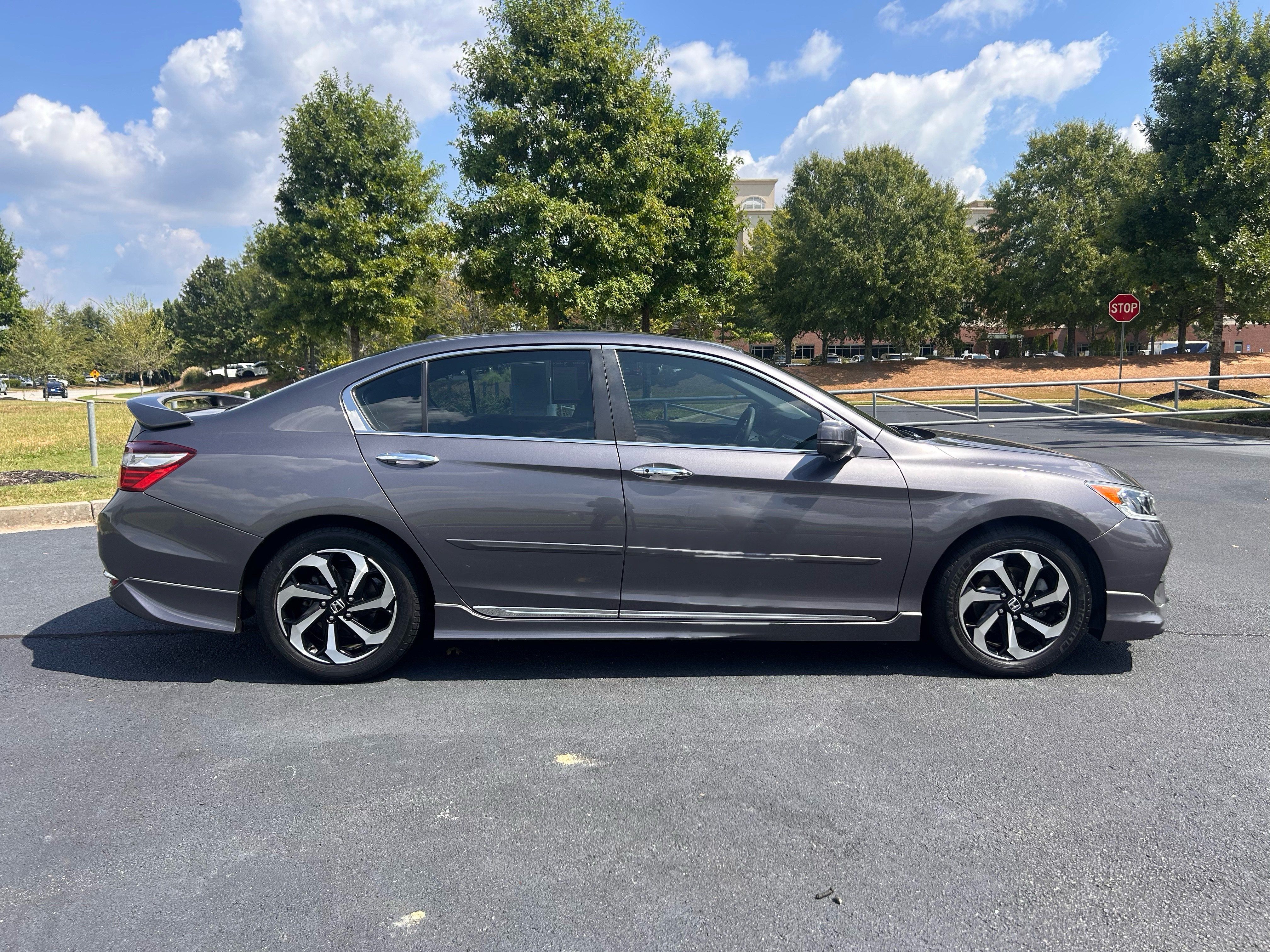 Used 2016 Honda Accord EX-L image 10