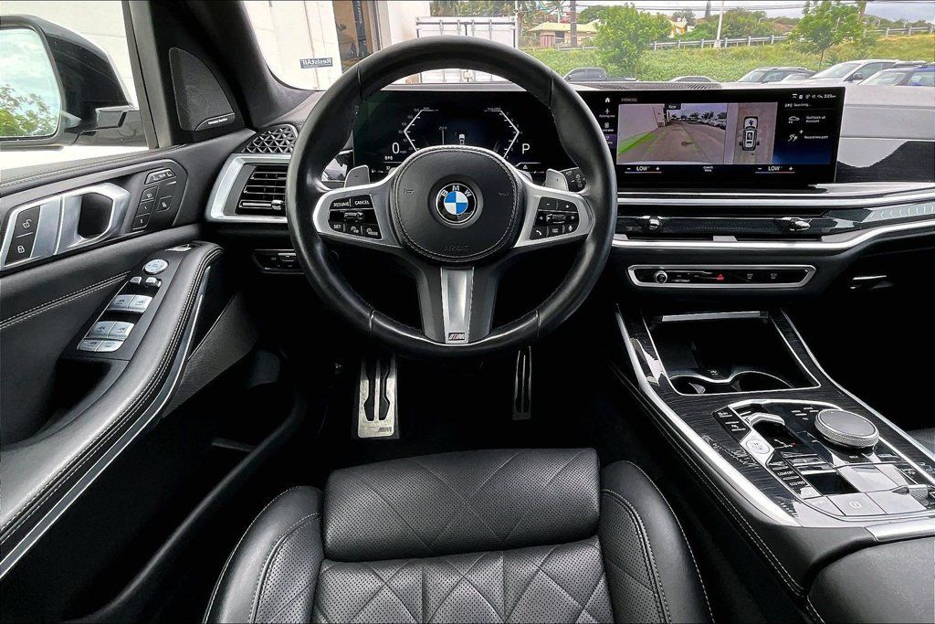Used 2023 BMW X7 xDrive40i w/ M Sport Package AWD/4WD image 6